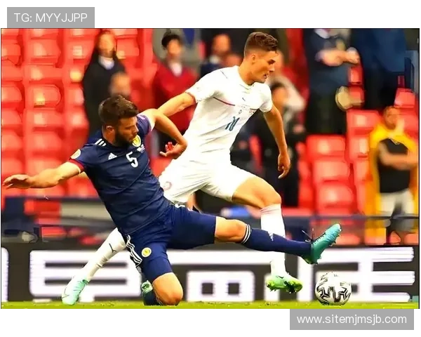 欧洲区世界杯预选赛焦点战中双方战术解析与关键球员表现，为球迷提供全面解读